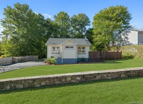 31 Cardoza Ave, Cortlandt, NY 10547