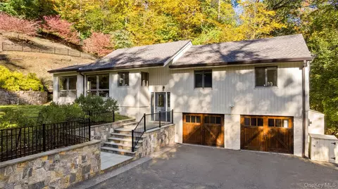 16 Highclere Ln #A, Mount Pleasant, NY 10595