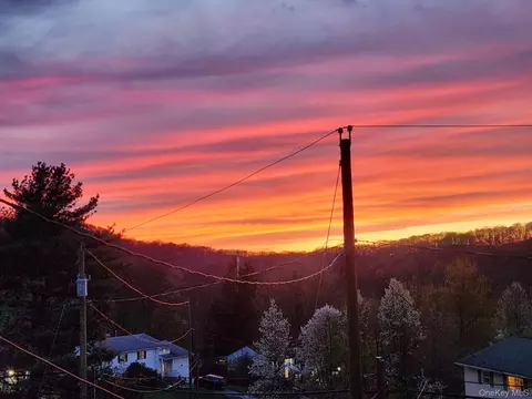 12 Strawberry Ln, Monroe, NY 10950