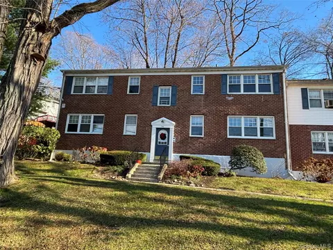 196 Underhill Ave #2A, Harrison, NY 10604