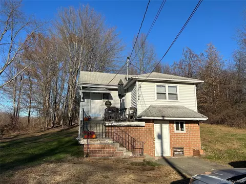 129 Station Rd, Highland, NY 12528