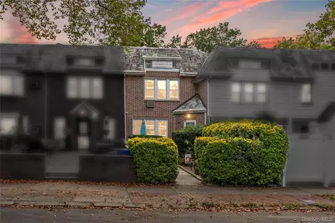 6836 Groton St, New York, NY 11375