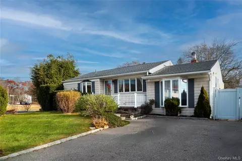 277 Horseblock Rd, Farmingville, NY 11738