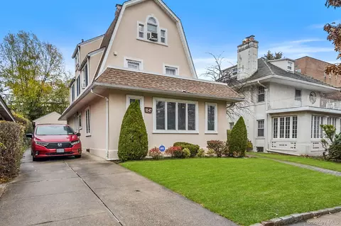 83-47 Abingdon Rd, New York, NY 11415