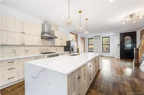 308 Clifton Pl, Brooklyn, NY 11216