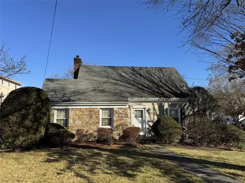 133 Hutchinson Blvd, Scarsdale, NY 10583