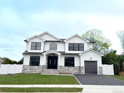 1750 Henry Rd, Merrick, NY 11566