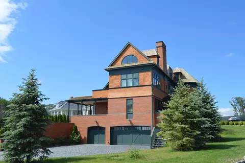 5041 Goodridge Ave, New York, NY 10471