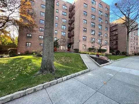 87-30 204 St #-A54, New York, NY 11423