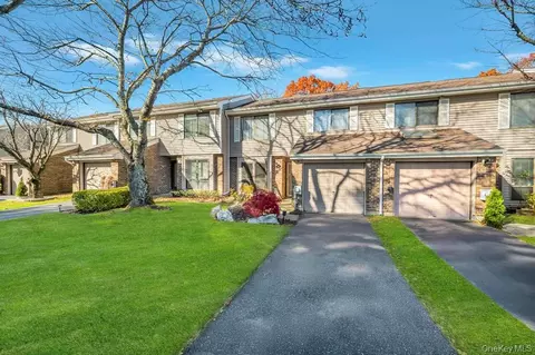 173 North Ln, Smithtown, NY 11787