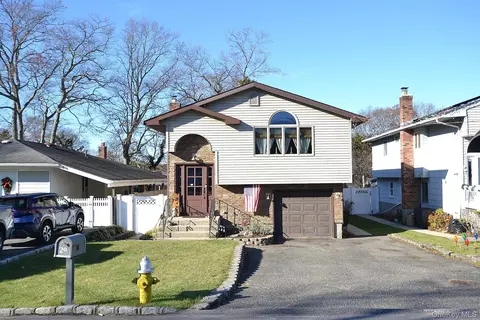 29 Granby Pl, Ronkonkoma, NY 11779
