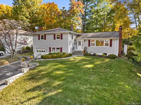 20 Wolf Rd, Cortlandt, NY 10520
