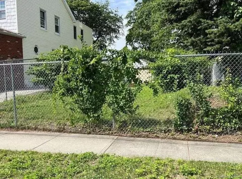 88-58 Hollis Court Blvd, New York, NY 11427