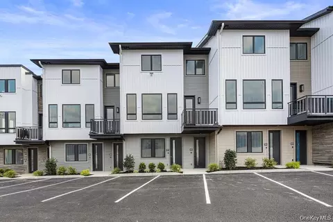 17 Union Rd #109, Ramapo, NY 10977