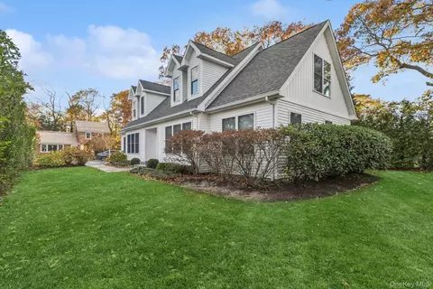 19 Walnut Ave, East Quogue, NY 11942