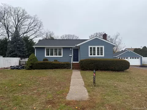 1536 5th St, West Babylon, NY 11704