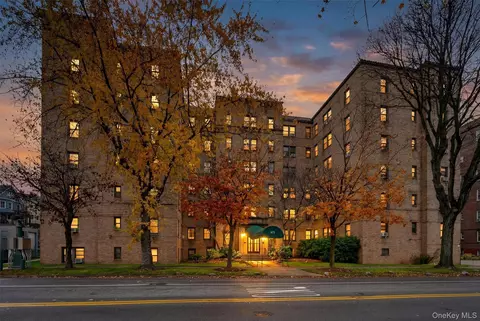 475 Bronx River Rd #2D, Yonkers, NY 10704