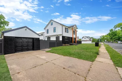 87 Sobro Ave, Valley Stream, NY 11580