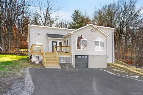19 Grandview Trl, Monroe, NY 10950