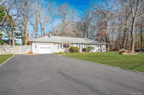 17 Coram Swezeytown Rd, Coram, NY 11727