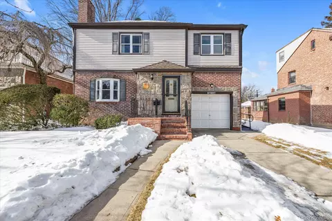 78-14 220th Pl, Hollis Hills, NY 11364