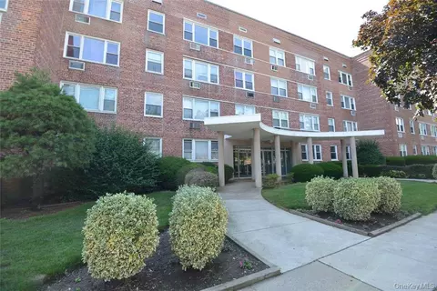 100 S Ocean Ave S #3U, Freeport, NY 11520