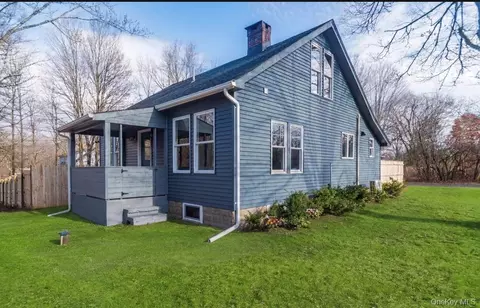 3 Anna St, Rochester, NY 12446