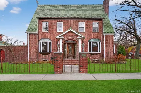 2300 Gunther Ave, New York, NY 10469