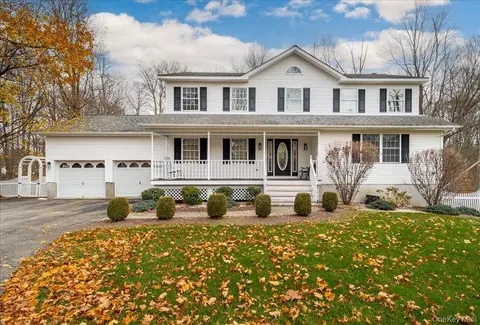 51 Mina Dr, Wappinger, NY 12590