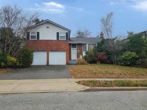 957 Jerome St, Baldwin, NY 11510