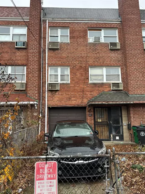 40 Autumn Ave, Brooklyn, NY 11208