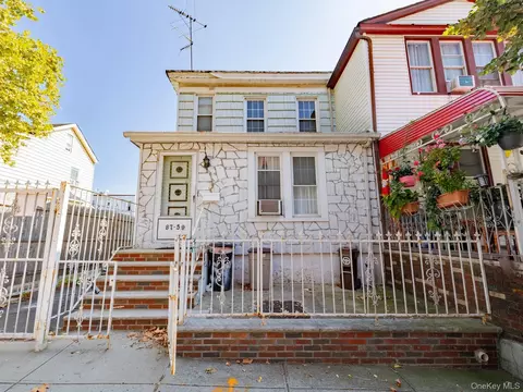 8759 123rd St, New York, NY 11418