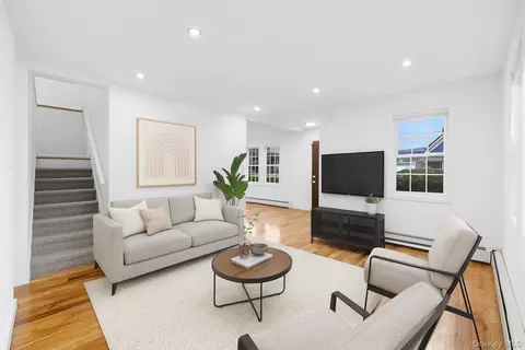 23318 118th Ave, New York, NY 11411