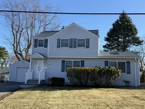 93 Whitman Rd, Yonkers, NY 10710
