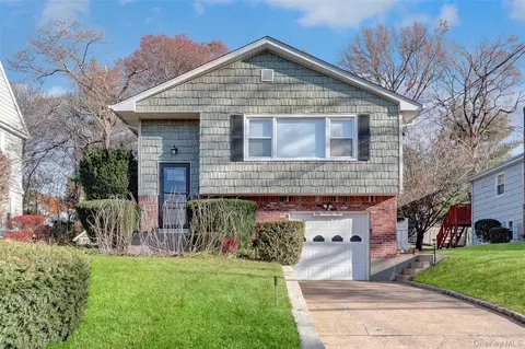 171 School St, Oyster Bay, NY 11771