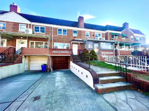 140-14 68th Dr, New York, NY 11367