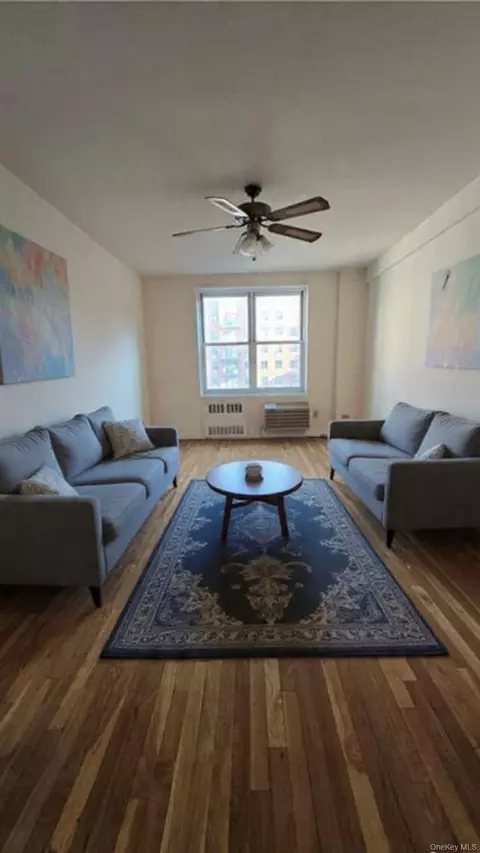 142-05 Roosevelt Ave #602, New York, NY 11354