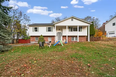 11 Pennsylvania Ave, Monroe, NY 10950