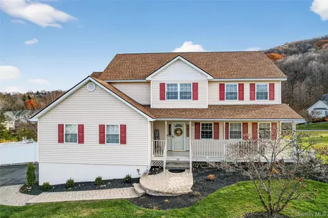 23 Pewter Cir, Chester, NY 10918