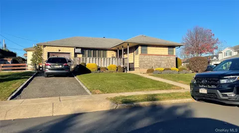 2197 Jeffrey Dr, North Bellmore, NY 11710
