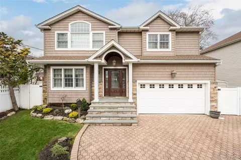2119 Rosemont St, North Bellmore, NY 11710