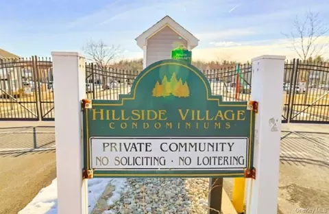 100 Hillside Dr #F6, Middletown, NY 10941