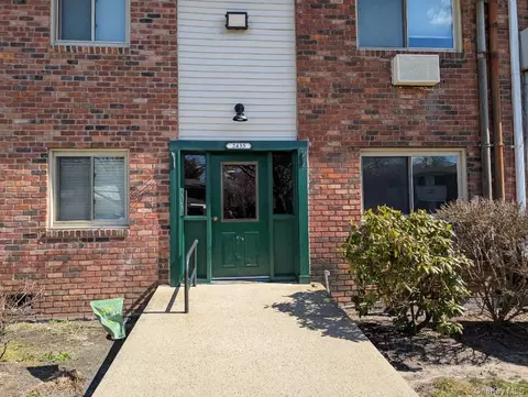 2435 Union Blvd #7B, Islip, NY 11751