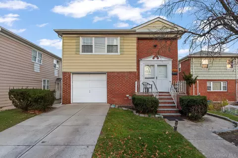 40-25 221st St, Bayside, NY 11361