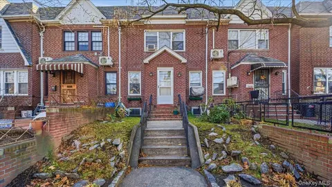 52-61 66th St, New York, NY 11378