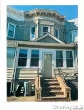 87-28 88 St, New York, NY 11421