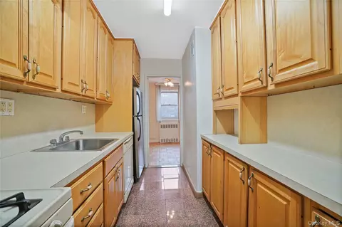 151-31 88th St #1B, New York, NY 11414
