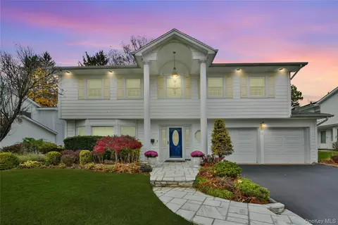 11 Joy Dr, North Hempstead, NY 11040
