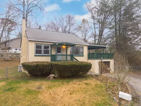 7 Venice Rd, Patterson, NY 12563
