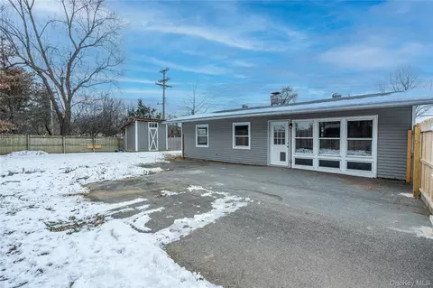 1 Briarwood Cres, Newburgh, NY 12550